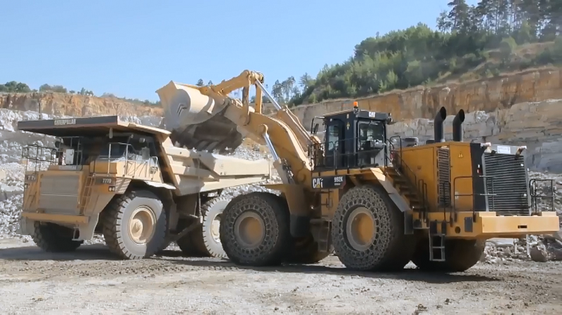 фронтальный погрузчик Caterpillar 918M